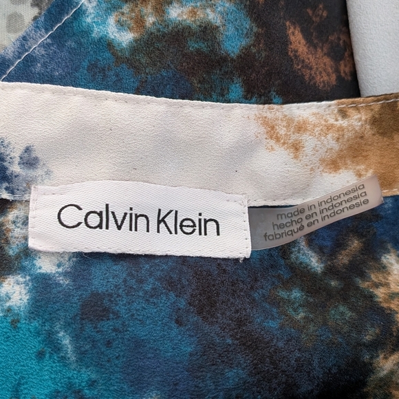 EUC Calvin Klein 3X Turquoise Brown and White Patterned Roll-Up Sleeve Blouse - Picture 11 of 11